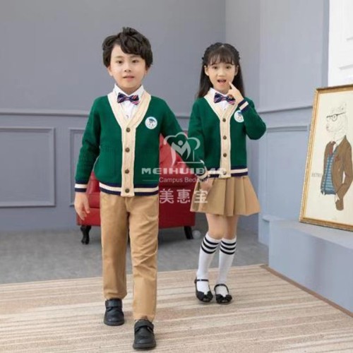 廣州童裝工廠，幼兒園園服的搭配效果如何提高